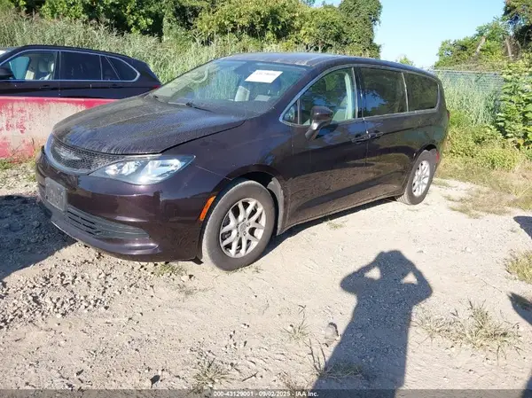 2C4RC1DG5HR529201 2017 CHRYSLER PACIFICA - Image 2