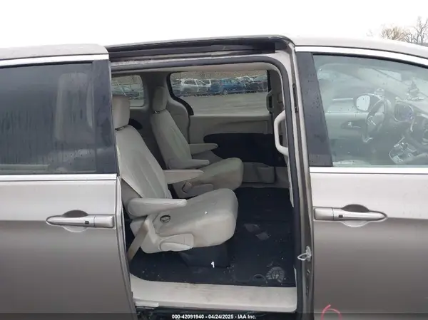 2C4RC1DG5HR536715 2017 CHRYSLER PACIFICA - Image 8