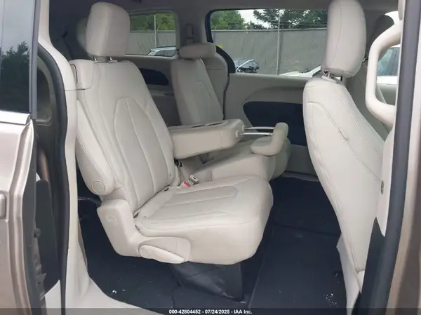 2C4RC1DG5HR544376 2017 CHRYSLER PACIFICA - Image 8