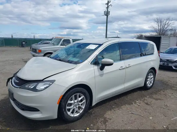 2C4RC1DG5HR570878 2017 CHRYSLER PACIFICA - Image 2