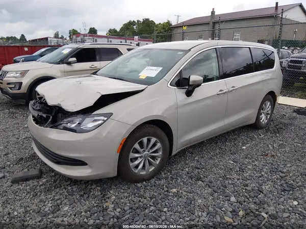 2C4RC1DG5HR609839 2017 CHRYSLER PACIFICA - Image 2