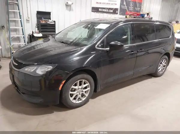 2C4RC1DG5HR610618 2017 CHRYSLER PACIFICA - Image 2