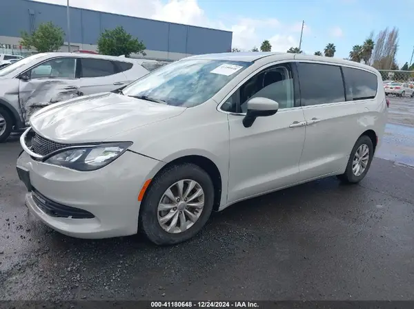 2C4RC1DG5HR610893 2017 CHRYSLER PACIFICA - Image 2