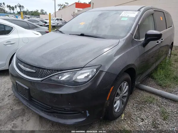 2C4RC1DG5HR611378 2017 CHRYSLER PACIFICA - Image 2