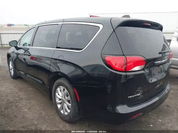 2C4RC1DG5HR663903 2017 CHRYSLER PACIFICA - Image 2
