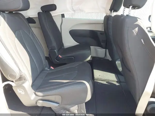 2C4RC1DG5HR675694 2017 CHRYSLER PACIFICA - Image 8