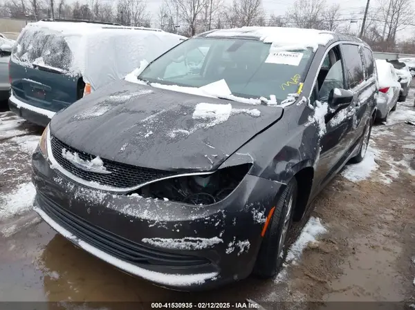 2C4RC1DG5HR743878 2017 CHRYSLER PACIFICA - Image 2