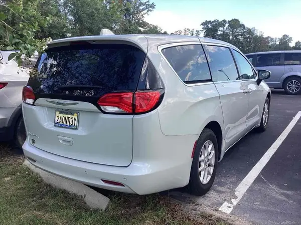2C4RC1DG5HR764942 2017 CHRYSLER PACIFICA - Image 1