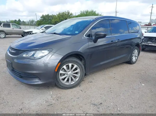 2C4RC1DG5HR851367 2017 CHRYSLER PACIFICA - Image 2