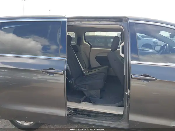 2C4RC1DG5HR851367 2017 CHRYSLER PACIFICA - Image 8
