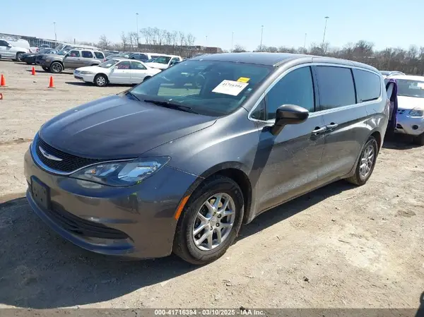 2C4RC1DG5JR148681 2018 CHRYSLER PACIFICA - Image 2