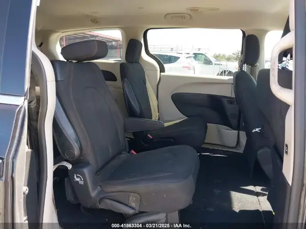2C4RC1DG6HR501164 2017 CHRYSLER PACIFICA - Image 8
