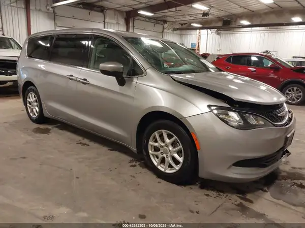 2C4RC1DG6HR502038 2017 CHRYSLER PACIFICA - Image 1