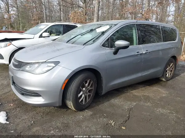 2C4RC1DG6HR502217 2017 CHRYSLER PACIFICA - Image 2