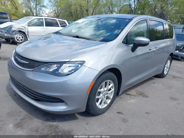 2C4RC1DG6HR516148 2017 CHRYSLER PACIFICA - Image 2
