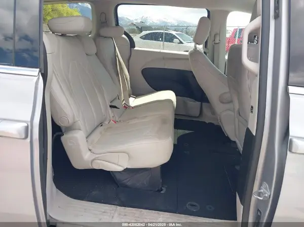 2C4RC1DG6HR516148 2017 CHRYSLER PACIFICA - Image 8