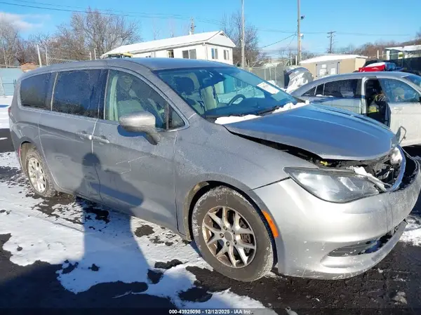 2C4RC1DG6HR517641 2017 CHRYSLER PACIFICA - Image 1
