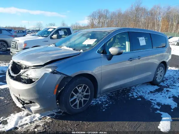 2C4RC1DG6HR517641 2017 CHRYSLER PACIFICA - Image 2