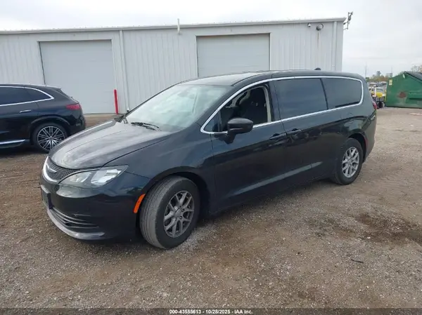 2C4RC1DG6HR531992 2017 CHRYSLER PACIFICA - Image 2