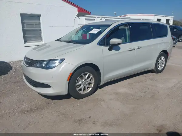 2C4RC1DG6HR545150 2017 CHRYSLER PACIFICA - Image 2
