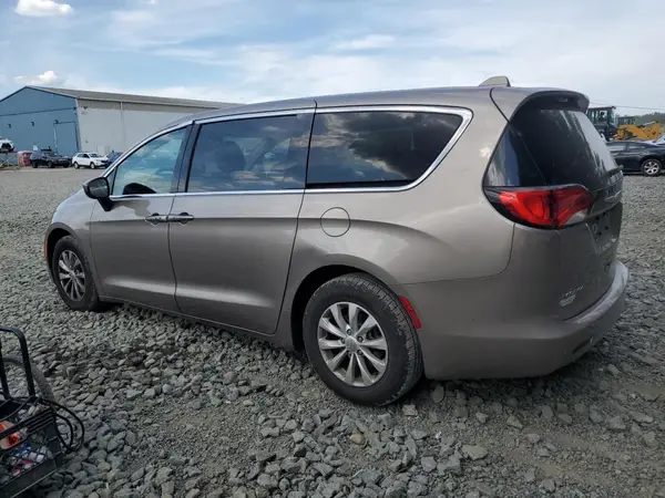 2C4RC1DG6HR550784 2017 CHRYSLER PACIFICA - Image 2
