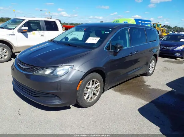 2C4RC1DG6HR552518 2017 CHRYSLER PACIFICA - Image 2
