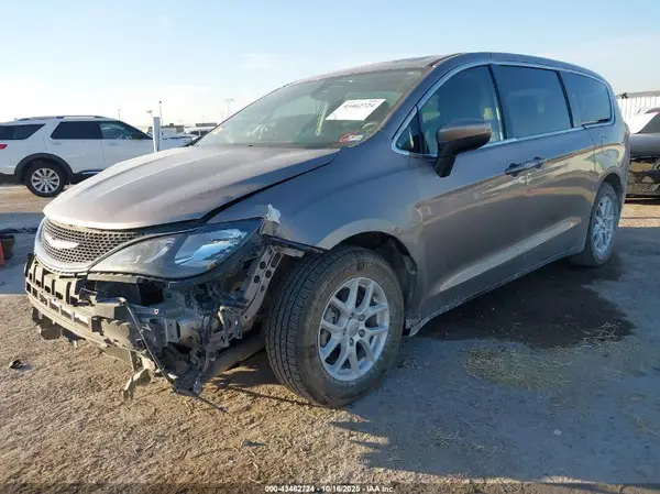2C4RC1DG6HR570632 2017 CHRYSLER PACIFICA - Image 2