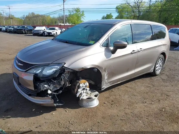 2C4RC1DG6HR571294 2017 CHRYSLER PACIFICA - Image 2