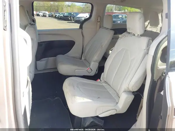2C4RC1DG6HR571294 2017 CHRYSLER PACIFICA - Image 8