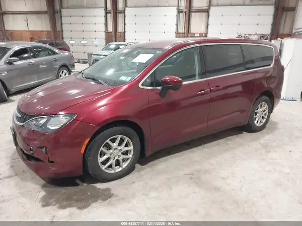 2C4RC1DG6HR592646 2017 CHRYSLER PACIFICA - Image 2