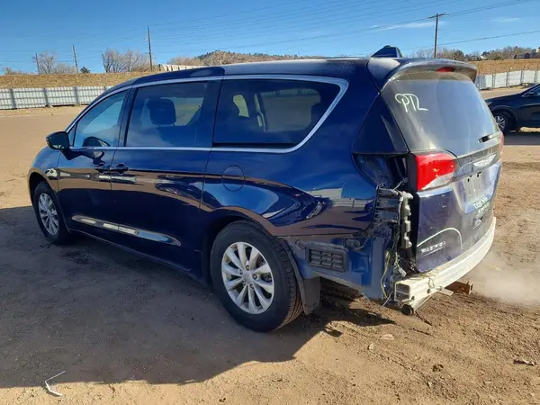2C4RC1DG6HR593179 2017 CHRYSLER PACIFICA - Image 2