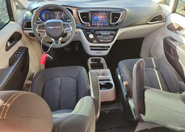 2C4RC1DG6HR654806 2017 CHRYSLER PACIFICA - Image 8