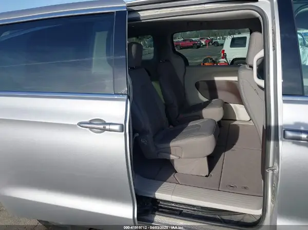 2C4RC1DG6HR665322 2017 CHRYSLER PACIFICA - Image 8