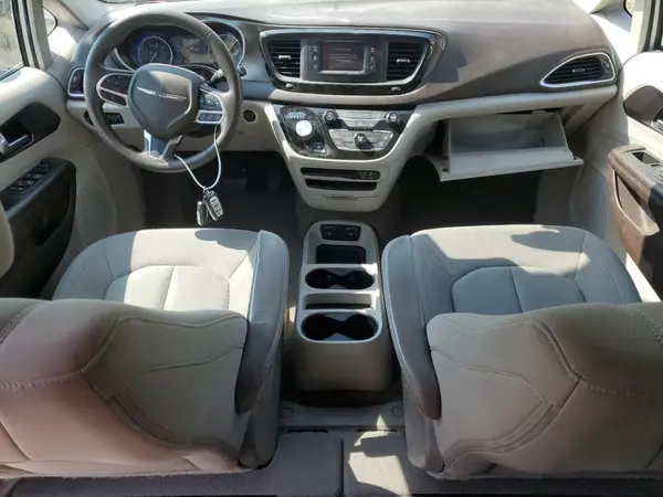 2C4RC1DG6HR784777 2017 CHRYSLER PACIFICA - Image 8