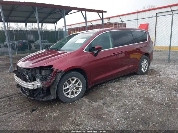 2C4RC1DG6HR796766 2017 CHRYSLER PACIFICA - Image 2