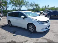 2C4RC1DG6HR831175 2017 CHRYSLER PACIFICA