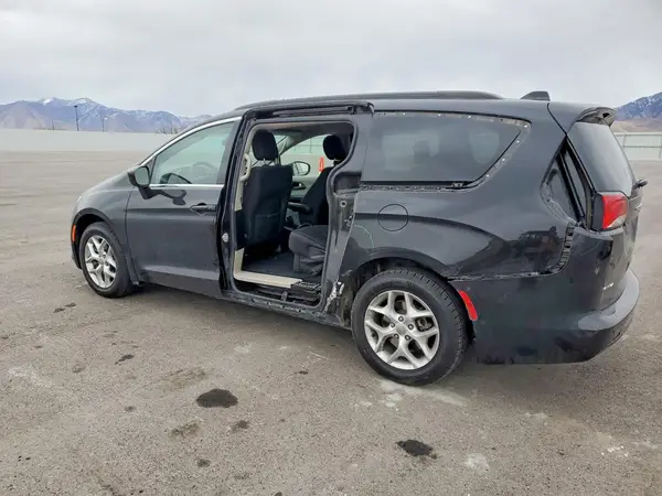 2C4RC1DG6JR168096 2018 CHRYSLER PACIFICA - Image 2