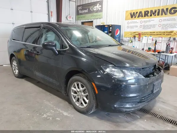 2C4RC1DG7HR502338 2017 CHRYSLER PACIFICA - Image 1