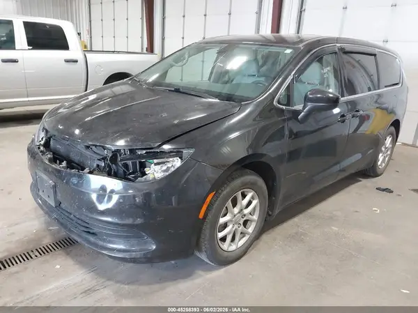 2C4RC1DG7HR502338 2017 CHRYSLER PACIFICA - Image 2