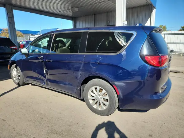 2C4RC1DG7HR520659 2017 CHRYSLER PACIFICA - Image 2