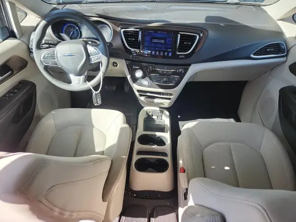 2C4RC1DG7HR520659 2017 CHRYSLER PACIFICA - Image 8