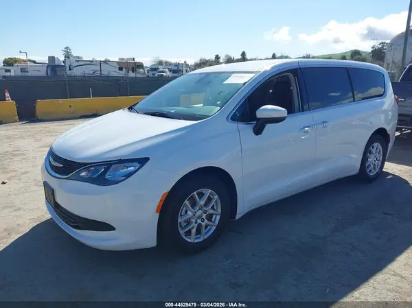 2C4RC1DG7HR531709 2017 CHRYSLER PACIFICA - Image 2