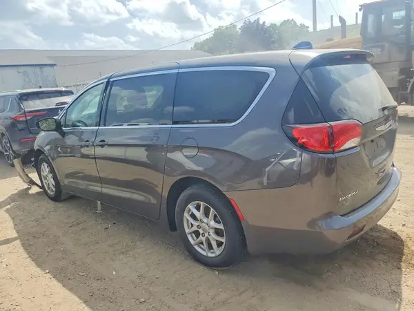 2C4RC1DG7HR533704 2017 CHRYSLER PACIFICA - Image 2