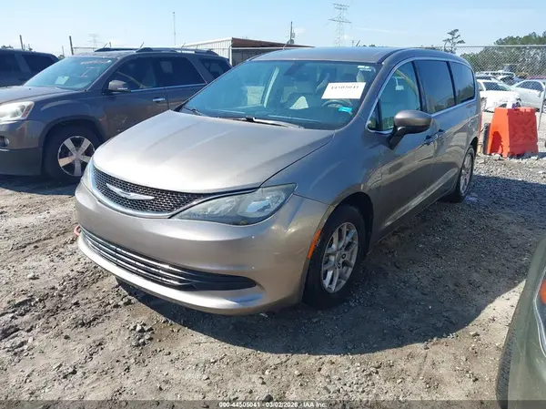 2C4RC1DG7HR551605 2017 CHRYSLER PACIFICA - Image 2