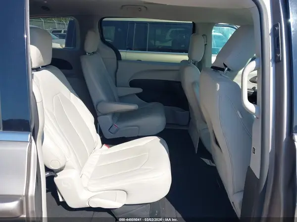 2C4RC1DG7HR551605 2017 CHRYSLER PACIFICA - Image 8