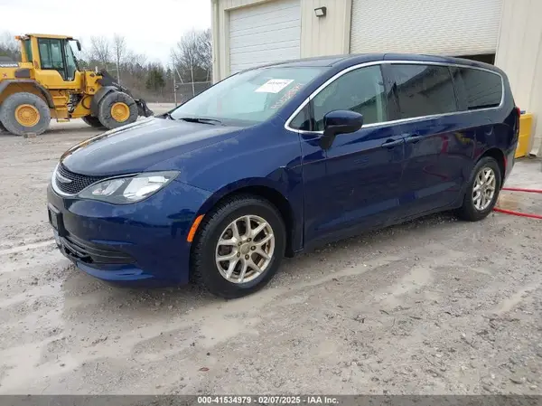 2C4RC1DG7HR553693 2017 CHRYSLER PACIFICA - Image 2