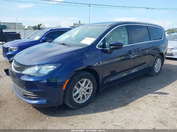 2C4RC1DG7HR561440 2017 CHRYSLER PACIFICA - Image 2