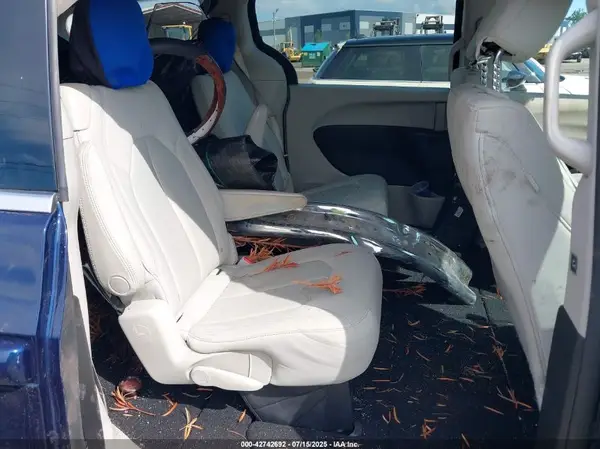 2C4RC1DG7HR561440 2017 CHRYSLER PACIFICA - Image 8