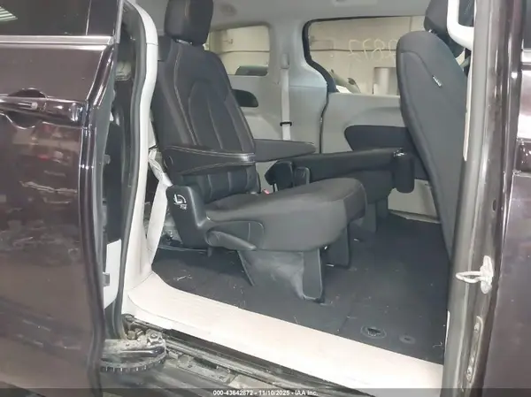 2C4RC1DG7HR578643 2017 CHRYSLER PACIFICA - Image 8