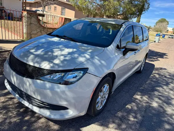 2C4RC1DG7HR585278 2017 CHRYSLER PACIFICA - Image 2